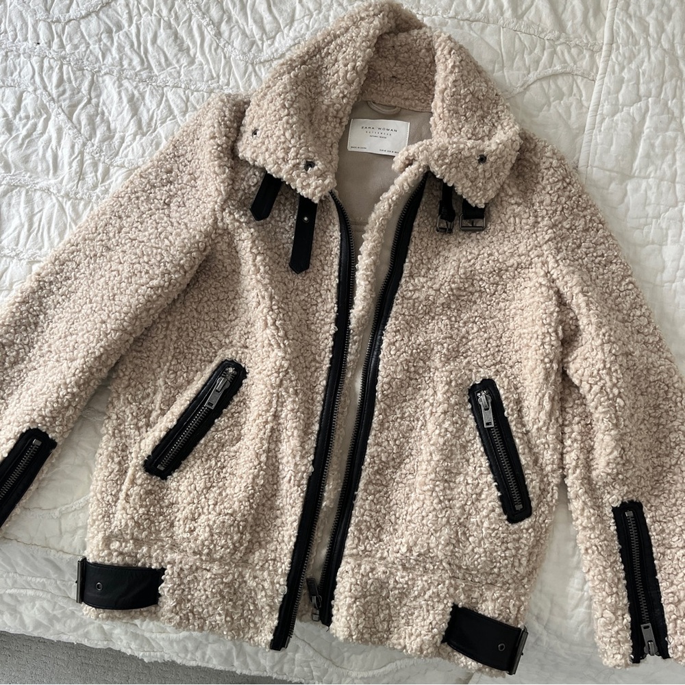 Zara Contrasting Faux Fur Jacket
